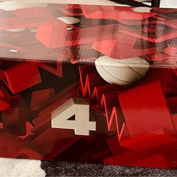 Kyrie 4 Lucky Charms size 12 - Picture 5 of 8